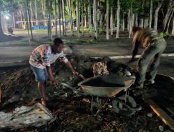 Kejar Target TMMD ke 130, Personel Satgas Bersama Masyarakat Lembur Hingga Malam