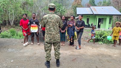Satgas TMMD Ke-130 Kenalkan Peluang Jadi Prajurit TNI AD kepada Pemuda Yamboi Gunung 6