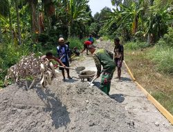 Cuaca Panas Tak Surutkan Semangat, Satgas TMMD Ke-130 Bersama Warga Percepat Penyelesaian Akses Jalan Masyarakat