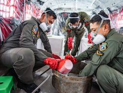 Percepat Penanganan Karhutla di Palembang, Satgas OMC Semai Dry Ice dan NaCl sebanyak 5 Sorti