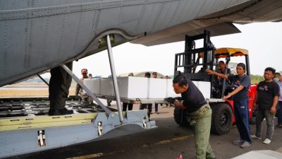 OMC Efektif Hentikan Karhutla, TNI Kirim 4,6 Ton Dry Ice ke Banjarmasin dan Palembang 6