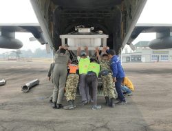 Satgas Udara OMC Tabur 10 Ton Bahan Semai di Langit Palembang