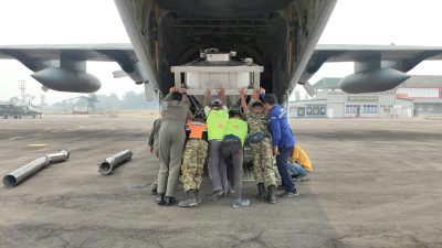 Satgas Udara OMC Tabur 10 Ton Bahan Semai di Langit Palembang 8