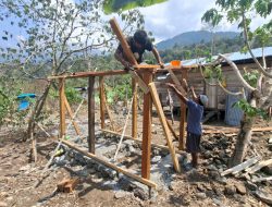 Lanjutkan Pembangunan MCK Warga Kampung Yamboi Gunung : Progres Capai 50 Persen