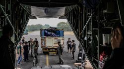 Percepat Penanganan Karhutla, TNI Kirim 23 Ton Garam Semai ke Palembang dan Banjarmasin 2