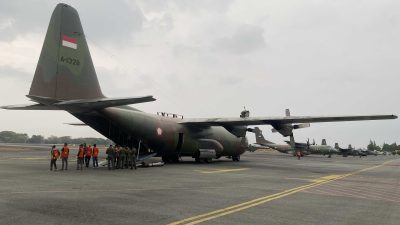 TNI Semai 9,2 Ton Garam dan 1,6 Ton Dry Ice Atasi Karhutla di Kalimantan 6