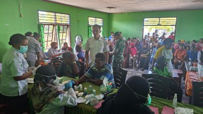 Satgas TMMD Ke-130 Bersama Persit dan Dinkes Gelar Pengobatan Gratis untuk Warga Yamboi 6